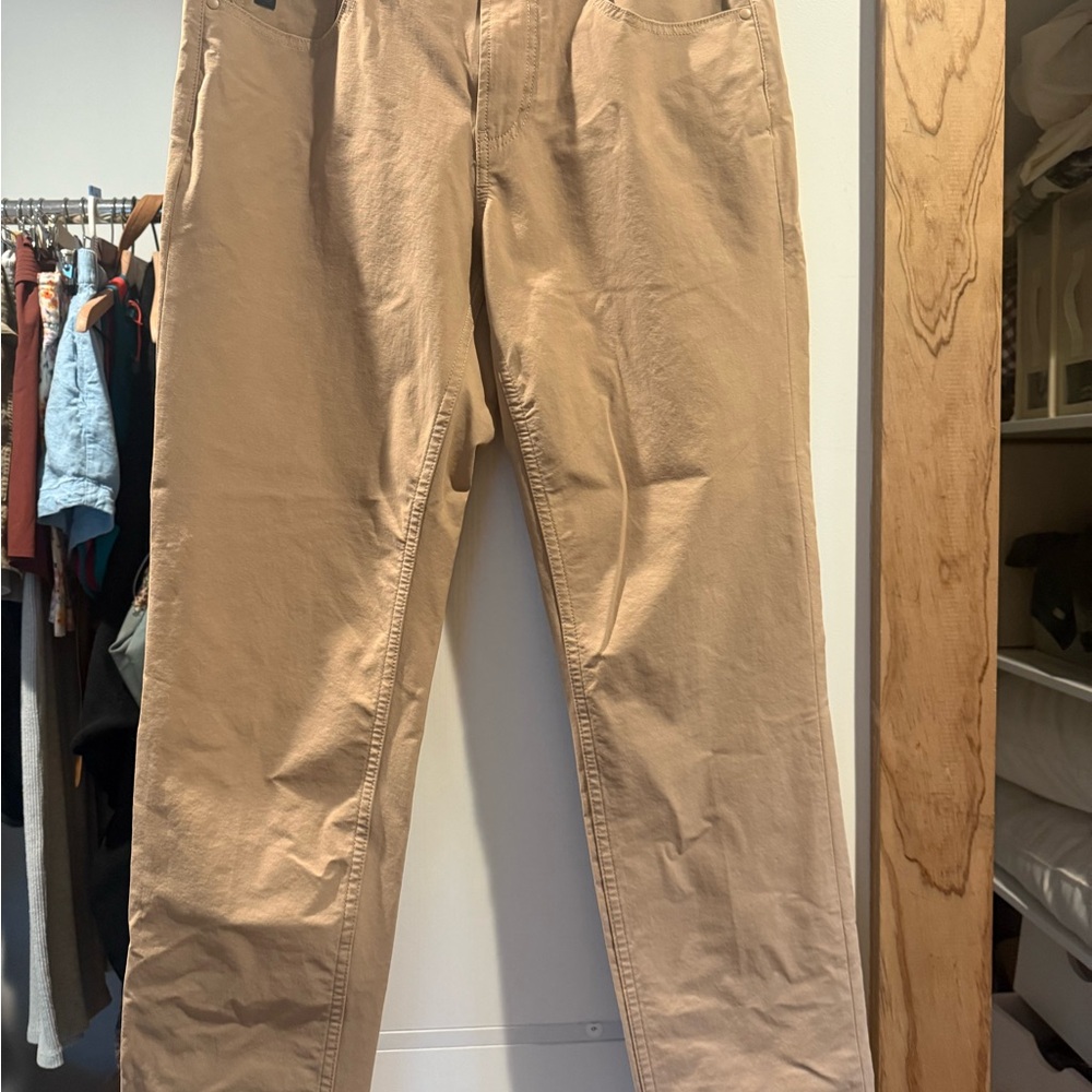 Vineyard Vines Tan Chinos Timeless Style